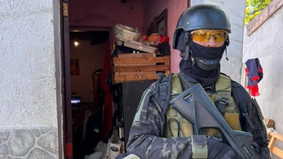 Detuvieron en Córdoba a una dealer que vendía cocaína frente a un merendero