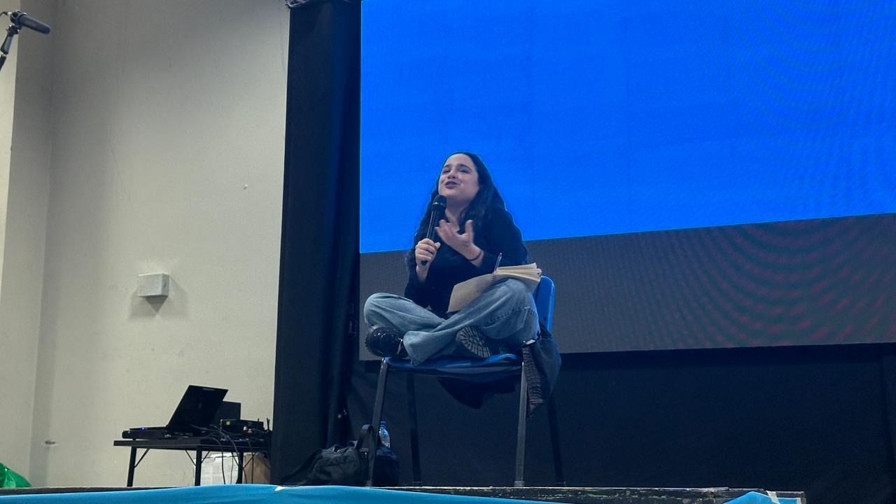 Ofelia Fernández presentó su documental "¿Cómo ser feliz?"