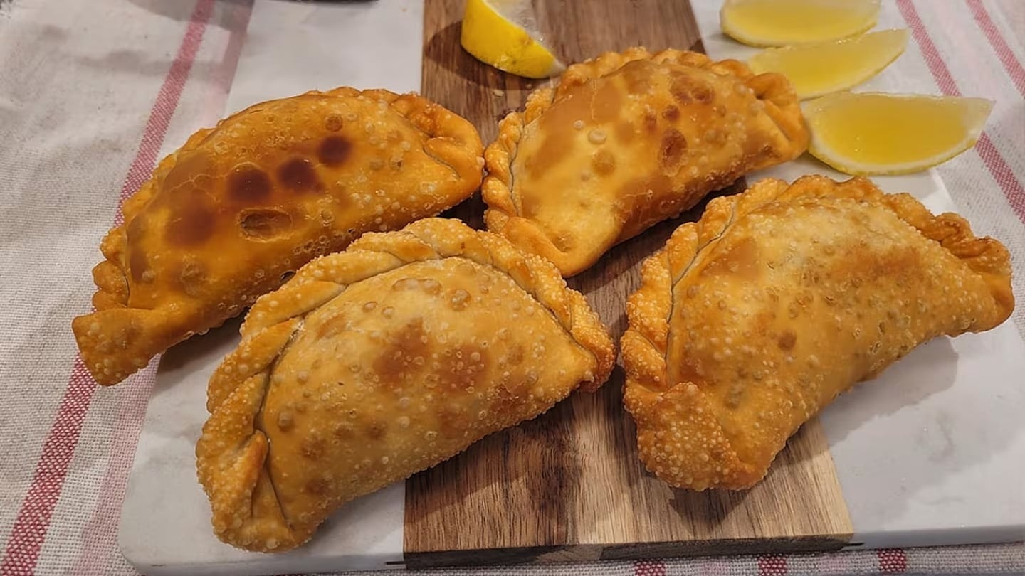 Aprendé a hacer las mejores empanadas de vacío que te salvan la cena