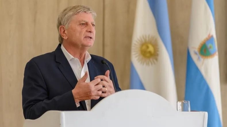 Un gobernador pidió frenar la ley de glaciares en la Justicia