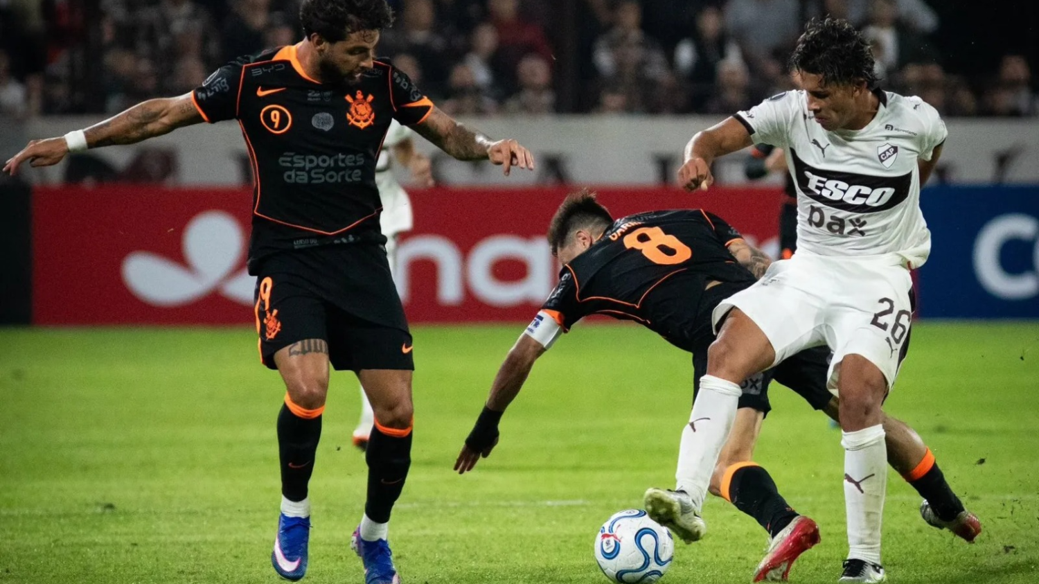 Platense no pudo en su debut y cayó ante Corinthians por la Libertadores