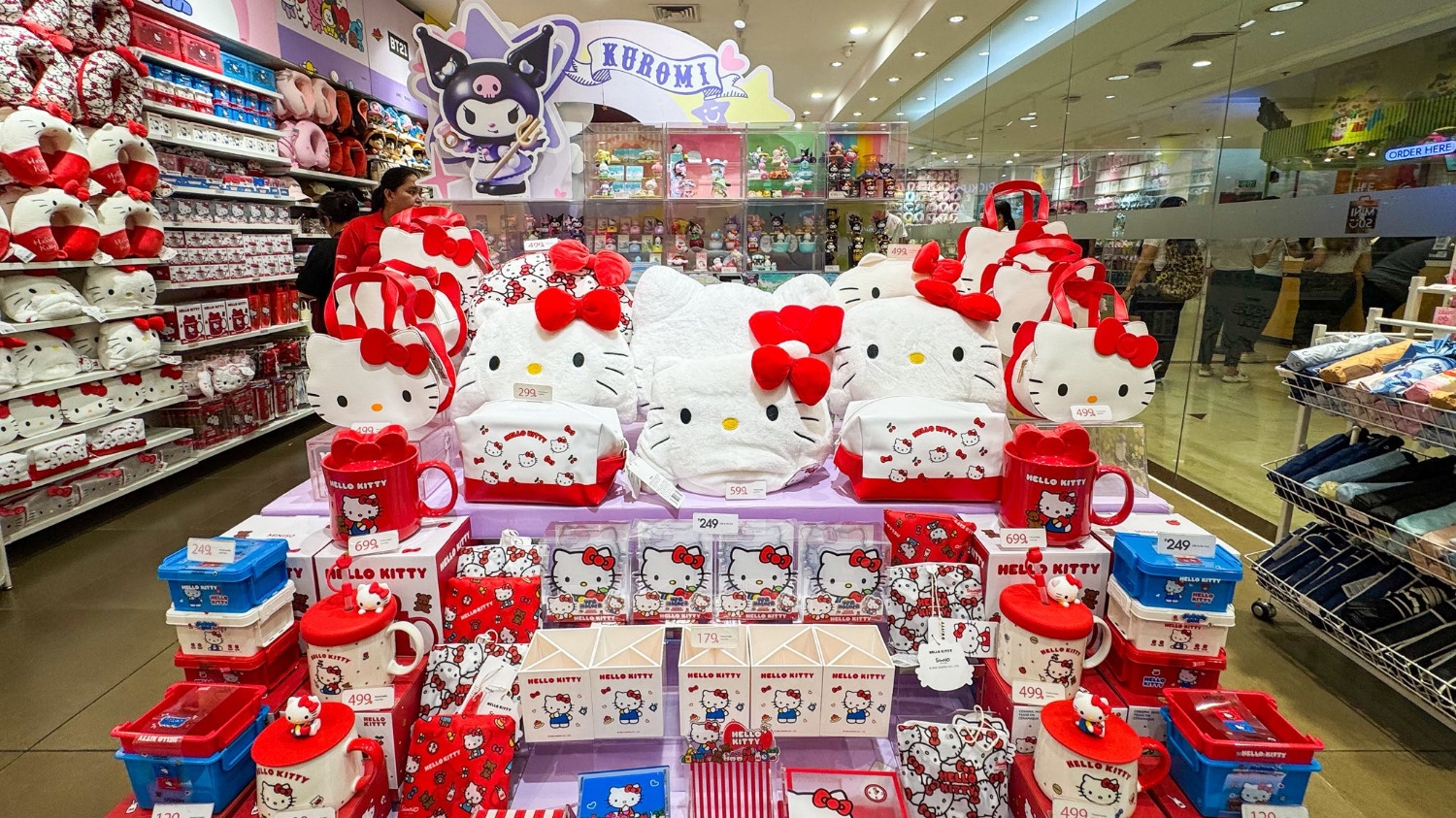 Blind boxes, peluches de Hello Kitty y Marvel, lo que traerá Miniso