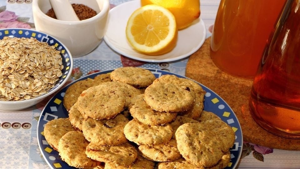 Cómo hacer galletitas caseras de avena y miel en pocos minutos
