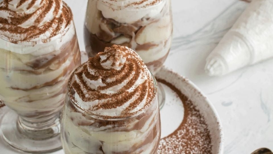 Cómo preparar un postre de chocolate y crema sin prender el horno