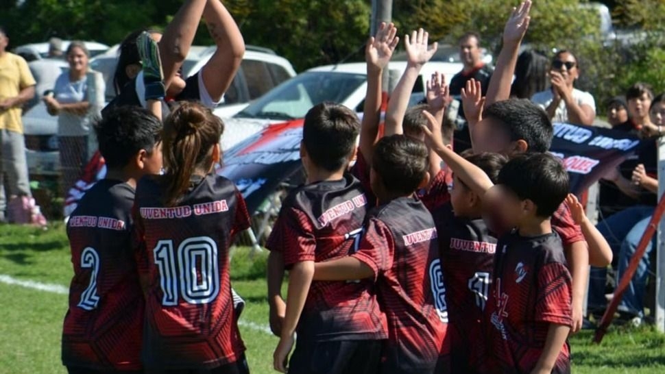 Un ataque a un micro con niños terminó con un chico gravemente herido