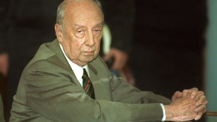 Allanamiento judicial en la casa del represor Suárez Mason