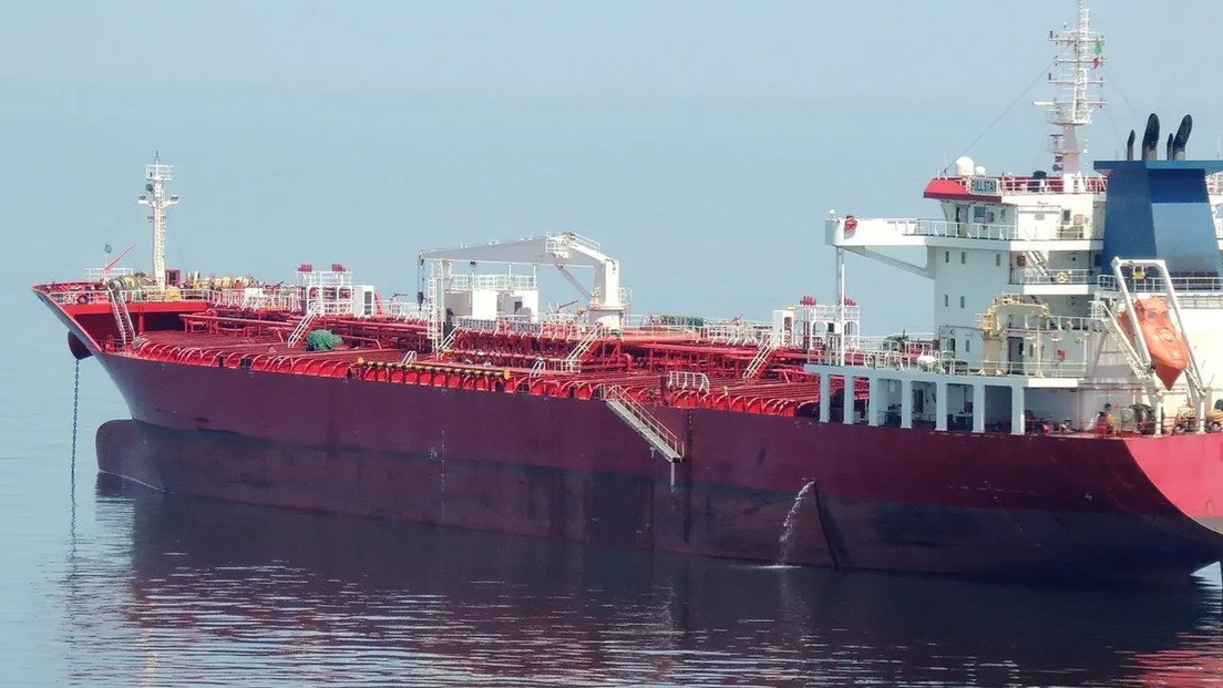 Un buque chino rompe el cerco naval de EE.UU. en el Estrecho de Ormuz