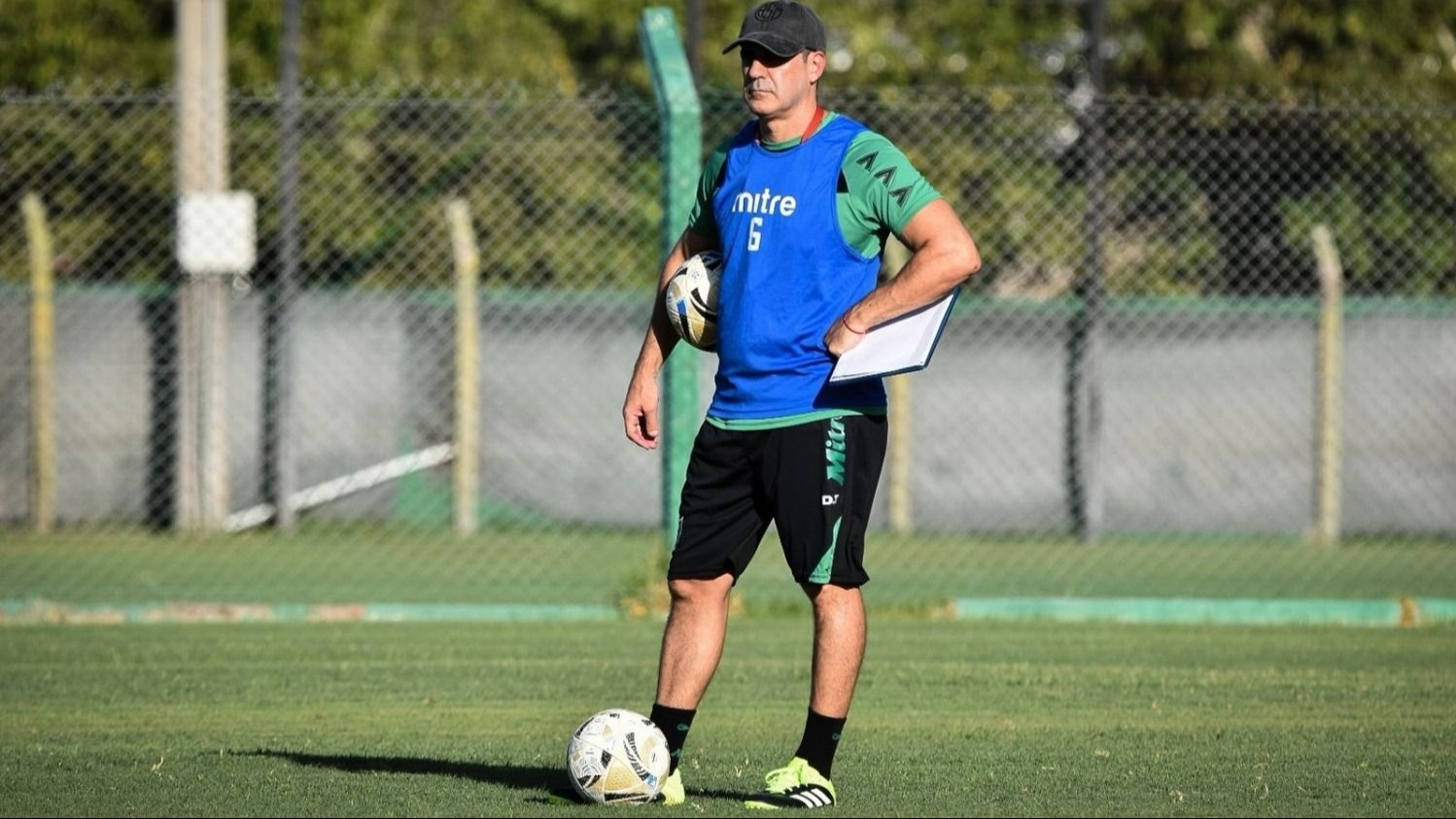 Ariel Martos dejó de ser el entrenador de San Martín