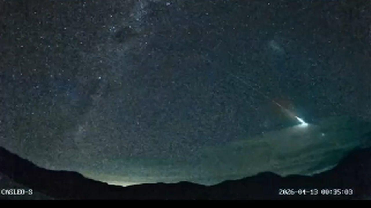 Un luminoso meteoro surcó el cielo sanjuanino y quedó registrado en video en El Leoncito