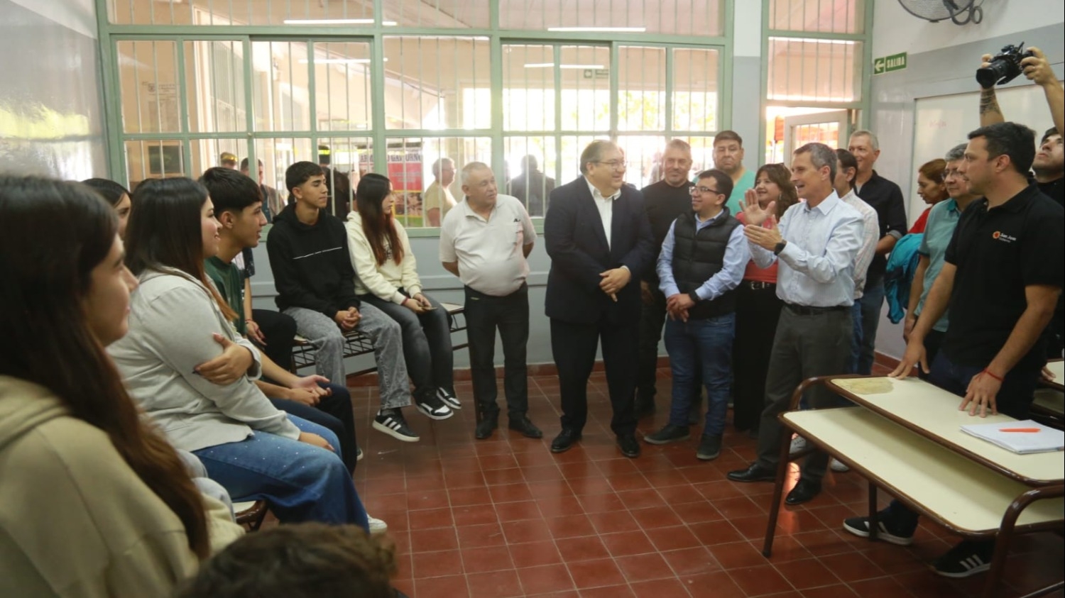 Realizaron un gran operativo de servicios y trámites para vecinos de Ullum