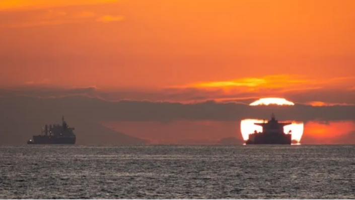 Buques vinculados a Irán burlaron el bloqueo de EE.UU. en el Estrecho Ormuz