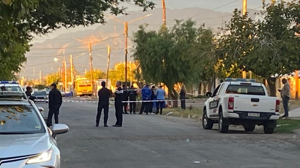 Una mujer fue herida de bala durante un asalto en Rawson