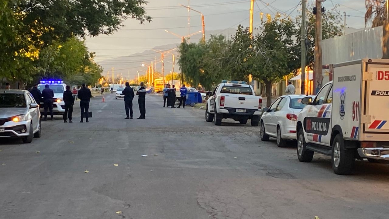 Identificaron a la mujer baleada en Rawson: iba a trabajar y la atacaron motochorros