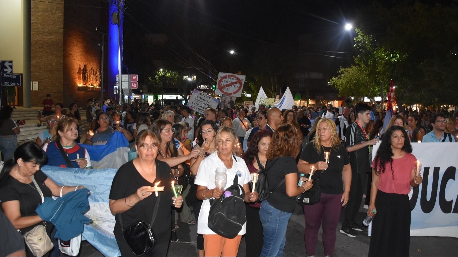 Con apoyo de padres, Adicus convocó a una marcha de antorchas este miércoles