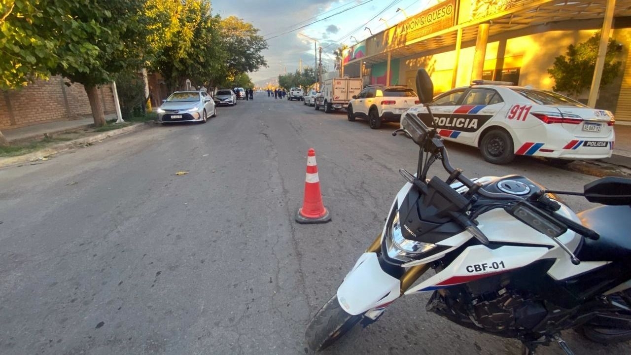 Cómo evoluciona la joven baleada en un asalto en Rawson