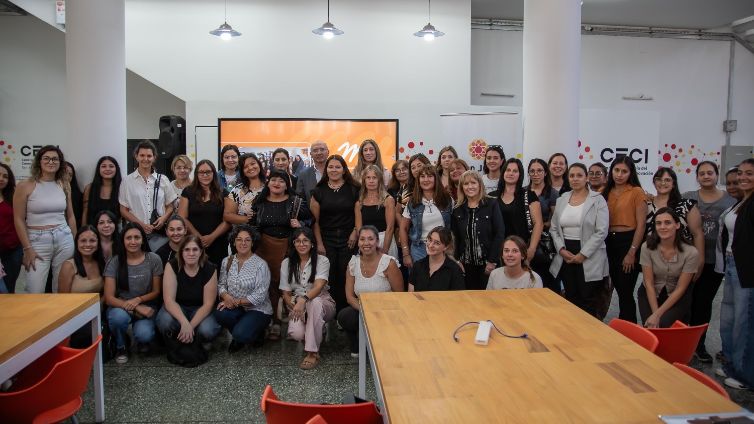 Más de 30 emprendedoras de San Juan ya se capacitan con el plan Mujeres +