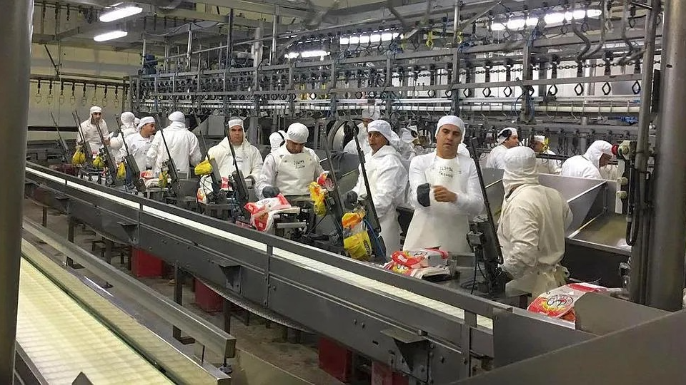 Crisis en Granja Tres Arroyos: menos trabajo y sueldos recortados