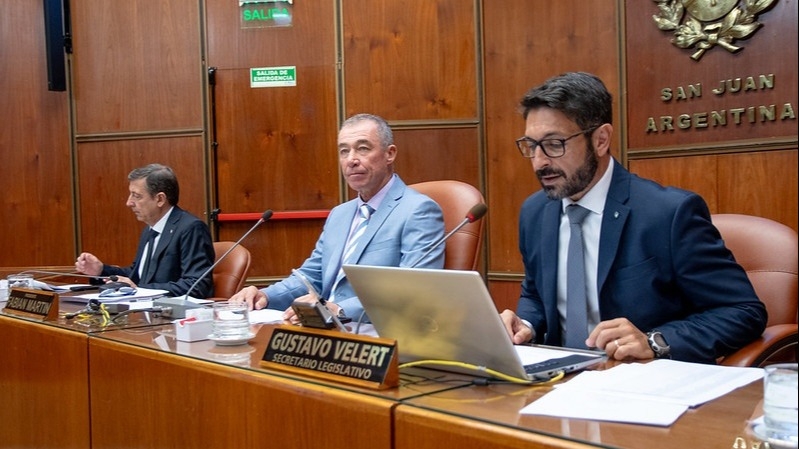 Diputados retomó la sesión y define quién presidirá la Sala Acusadora