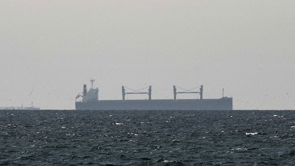 Irán anunció que el estrecho de Ormuz estará abierto a la navegación durante el cese del fuego