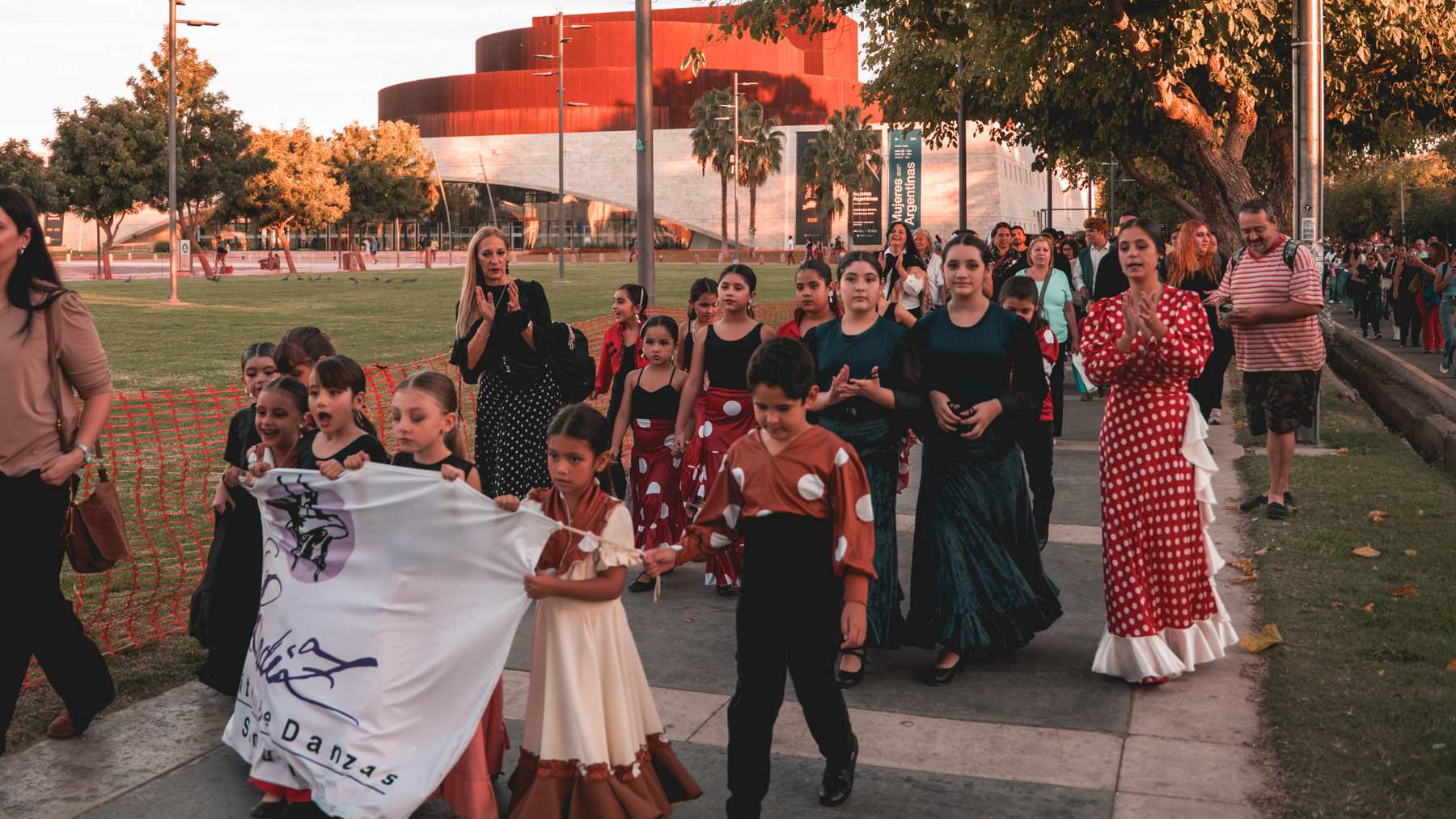 Con una romería abierta, comenzó la Feria Flamenca “Raíces” 2026 en San Juan