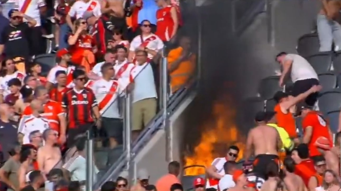 Se incendió una de las tribunas de River en el Superclásico contra Boca
