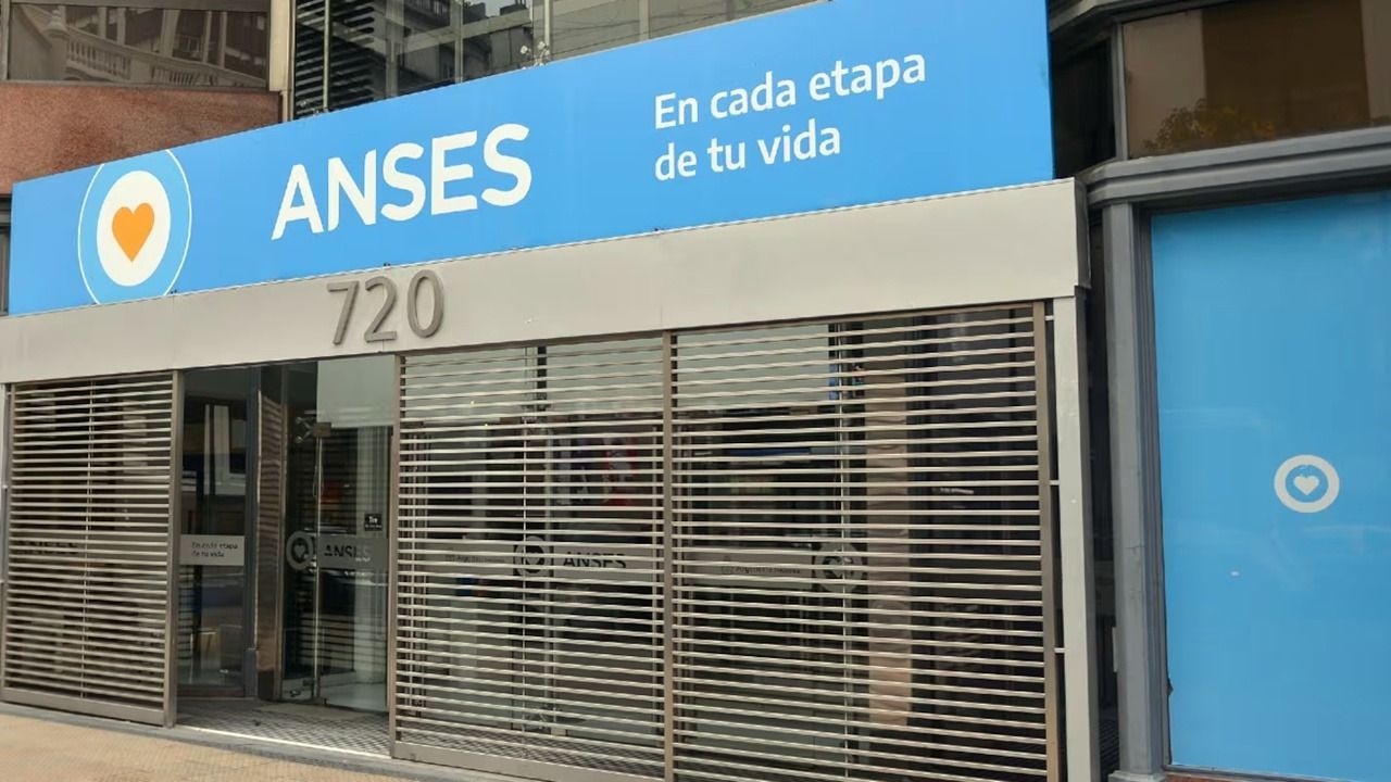 Quiénes cobran este lunes 20 de abril en Anses