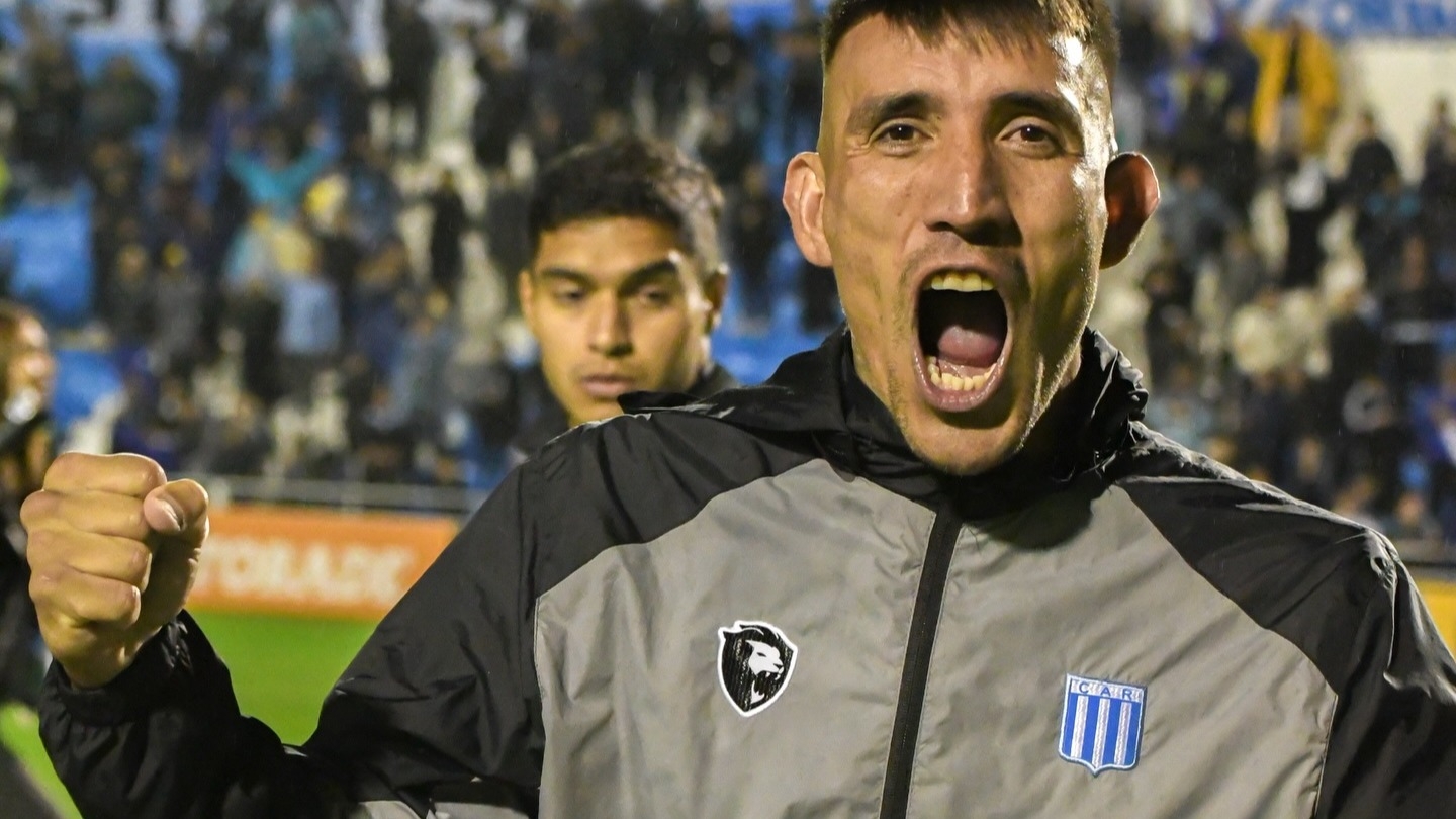 El golazo de Ricardo Centurión en el triunfo de Racing de Córdoba