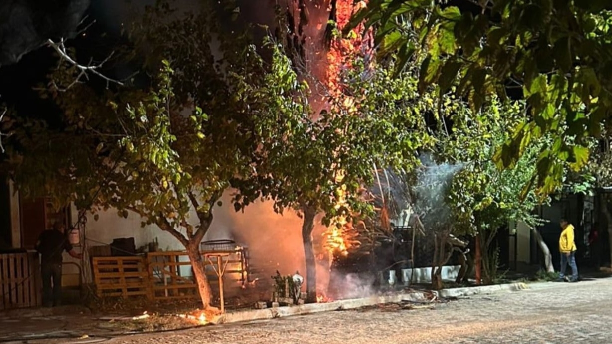 Voraz incendio en San Martín que fue provocado por un cortocircuito