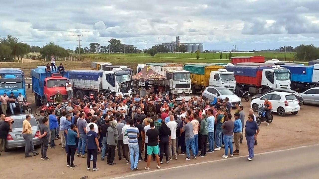 El campo exige que se levanten los bloqueos en el puerto de Quequén