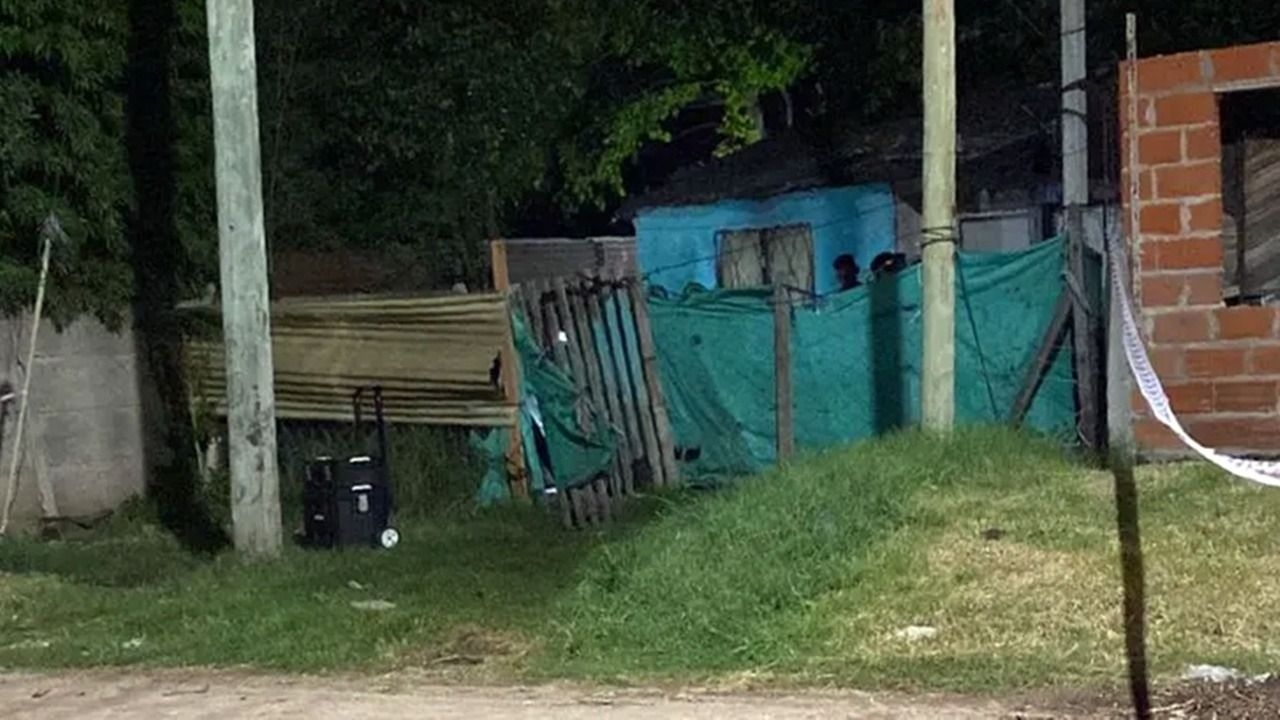 Identificaron a la mujer hallada enterrada por su hijo en su casa