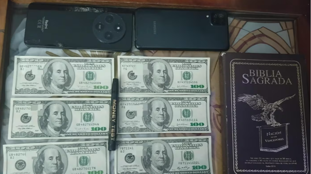 Los detuvieron en Córdoba contando billetes falsos sobre una biblia 