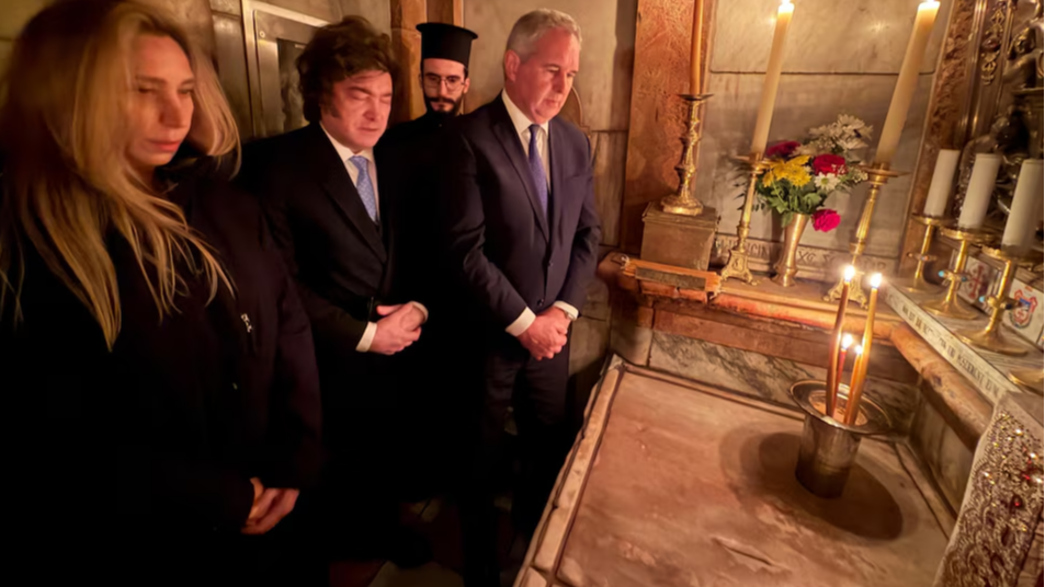 Milei rindió homenaje al Papa Francisco a un año de su muerte