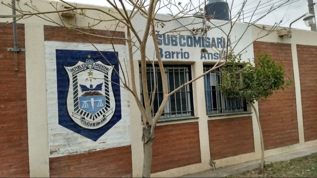 Ladrones desvalijaron la casa de una policía en el barrio Virgen de Fátima