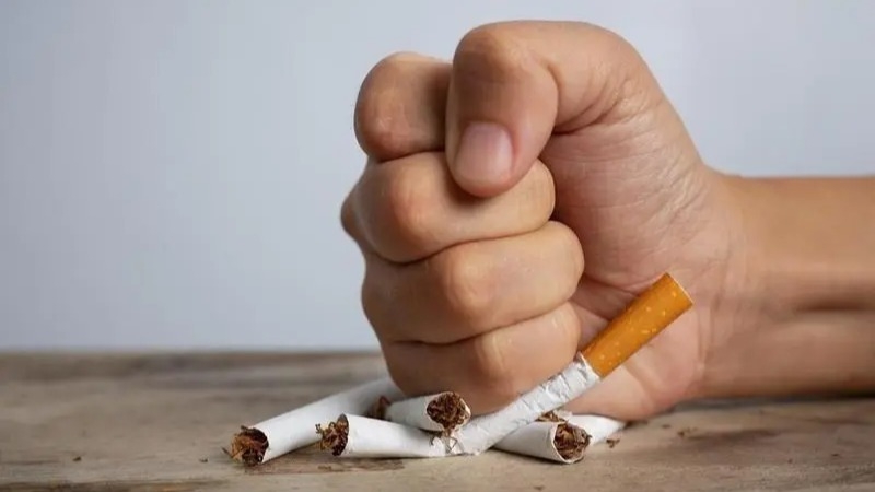 Reino Unido prohíbe de por vida la venta de cigarrillos a los nacidos desde 2009