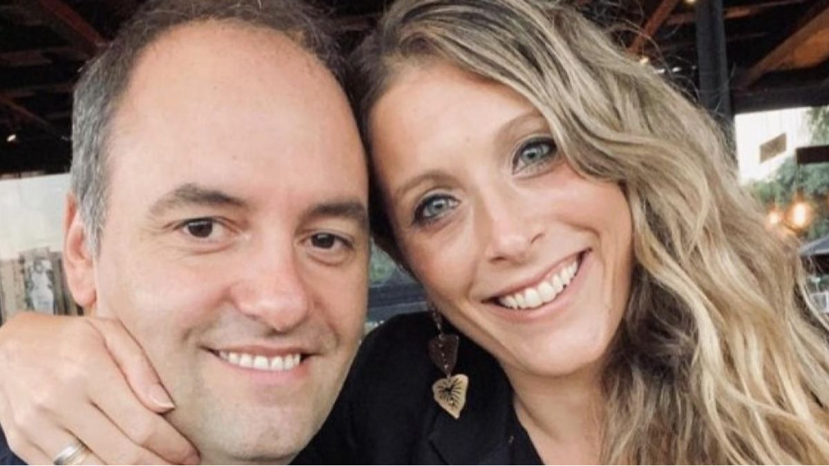 Piden cerrar la causa por el viaje de la esposa de Adorni en avión presidencial