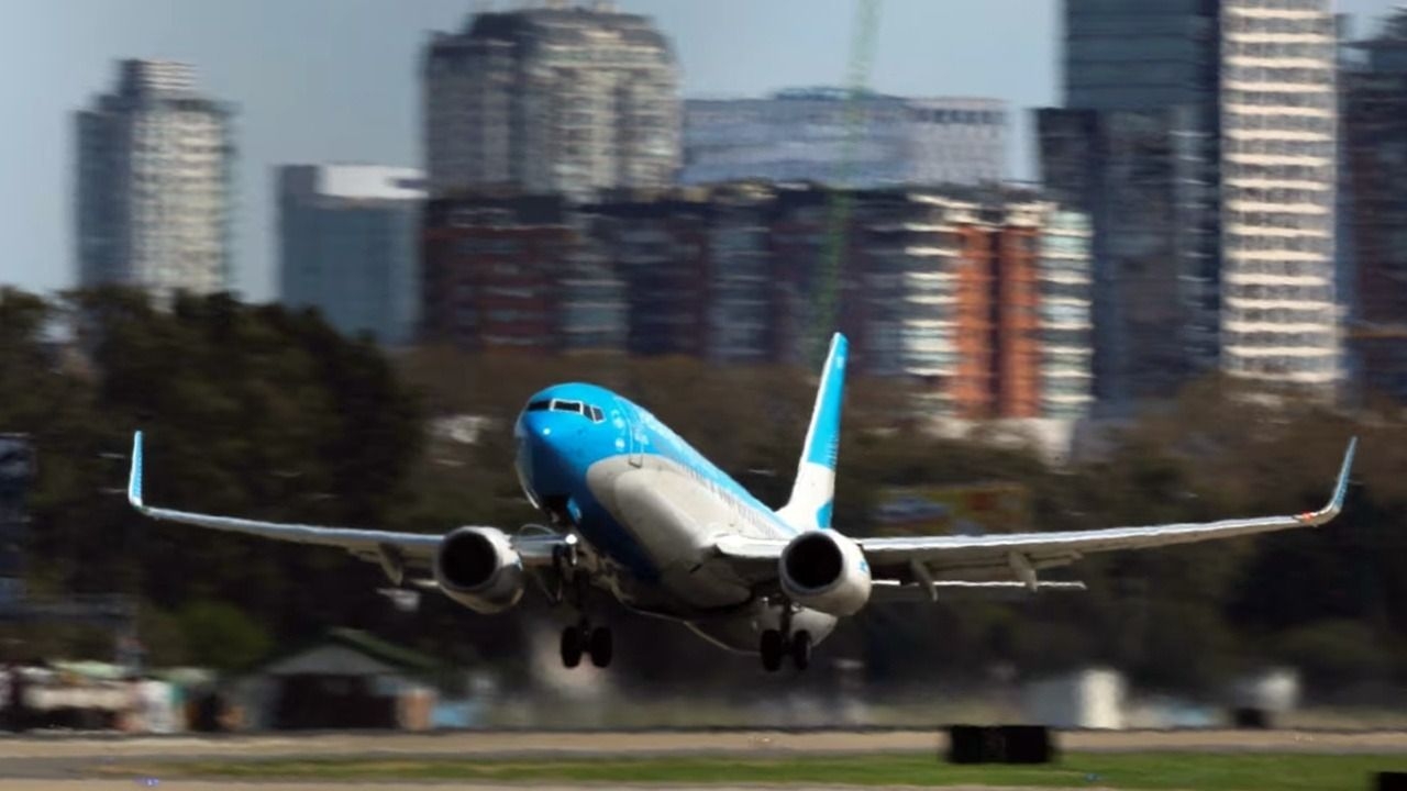 El Gobierno habilitó a privados a dar datos climáticos para vuelos