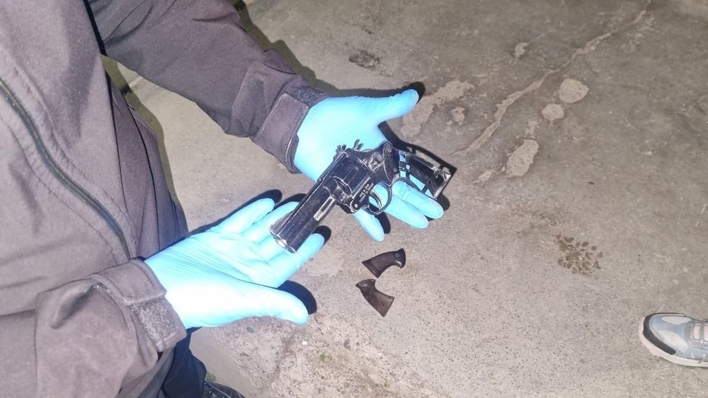 Tres ladrones robaron con un arma de juguete y fueron detenidos en el acto