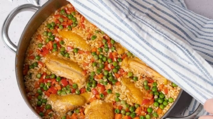 Cómo hacer un sabroso arroz con pollo a la portuguesa en una olla
