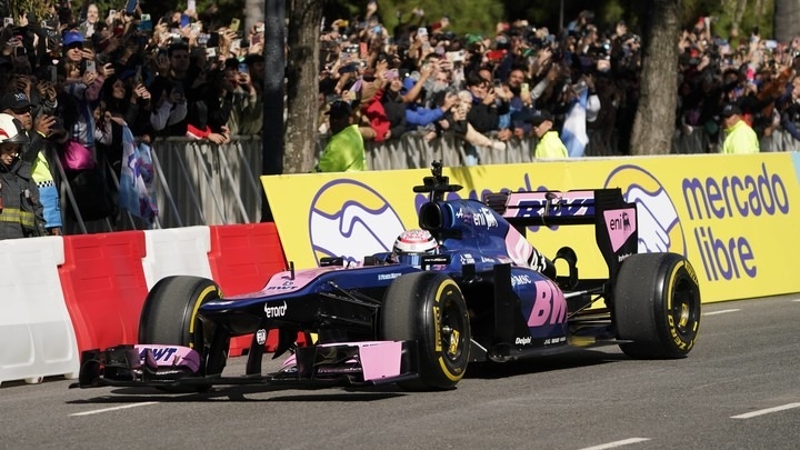 Histórica exhibición de Franco Colapinto con el Lotus F1 en Argentina