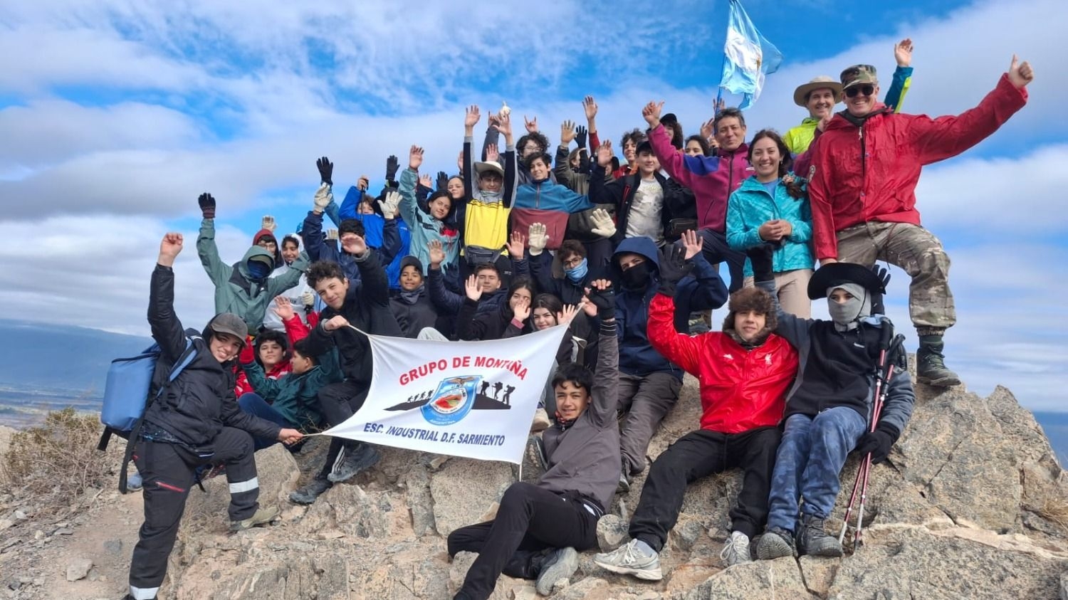 Montañismo escolar: clase de supervivencia en plena montaña