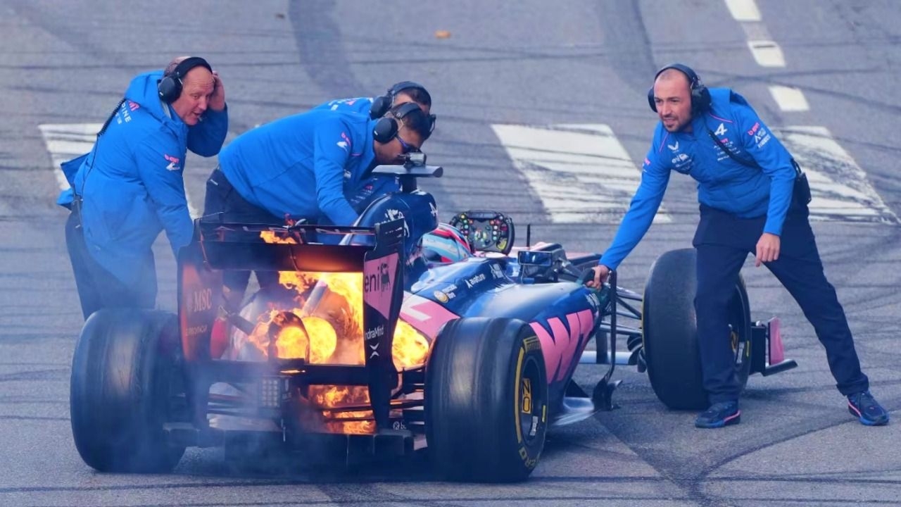 Se prendió fuego el auto de Colapinto en pleno show ante 500 mil personas