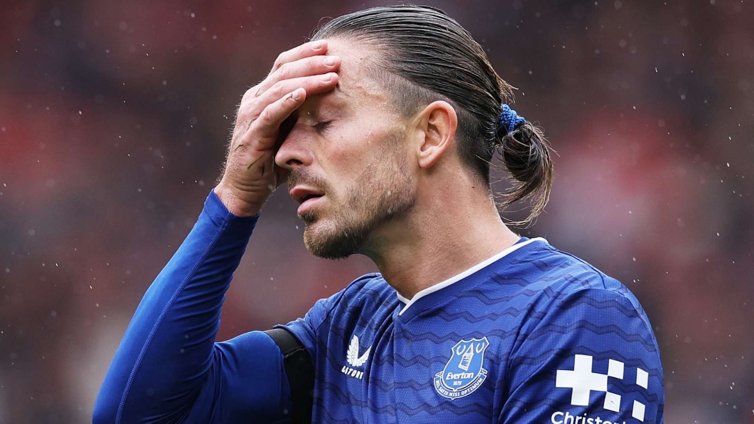 La foto de Jack Grealish, ex Machester City, borracho y dormido en un bar