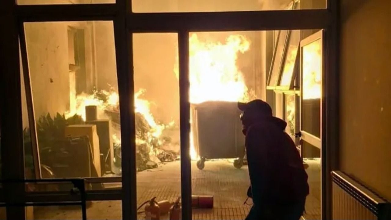 Un incendio en la UBA obligó a evacuar a la Facultad de Ciencias Sociales