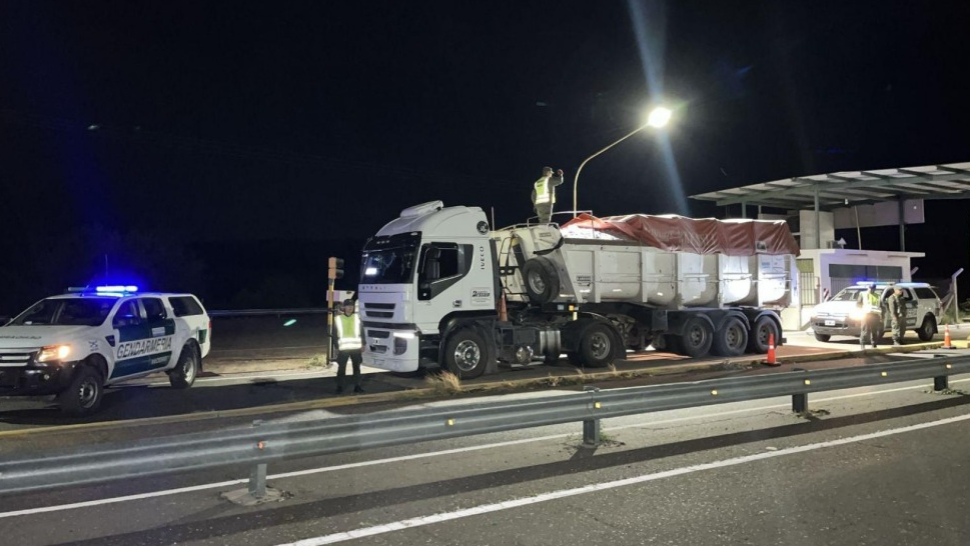 Secuestraron un camión con cargamento ilegal de yeso valuado en $131 millones