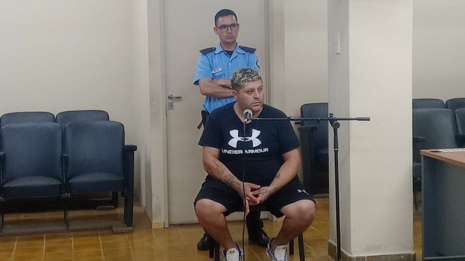 Sobreseyeron por entraderas al "falso policía" pero lo condenaron por tenencia de arma