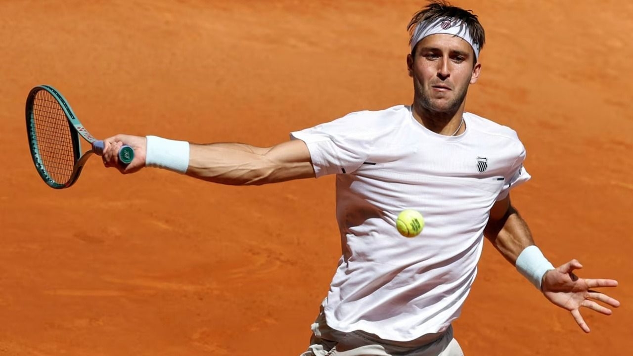 Etcheverry quedó eliminado y Cerúndolo va por cuartos en Madrid