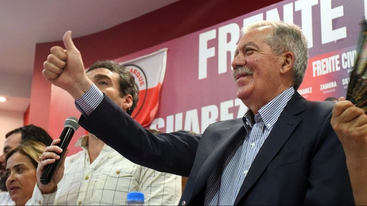 El gobernador de Santiago del Estero aunció un bono de $600.000 para estatales