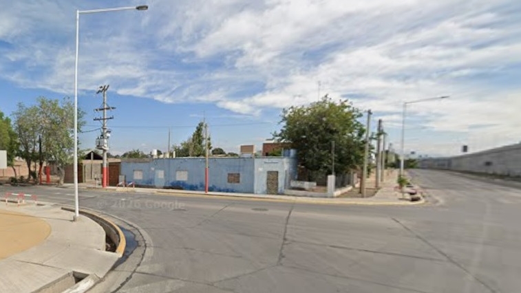 Lo rodearon, lo golpearon hasta dejarlo convulsionando y huyeron con su celular