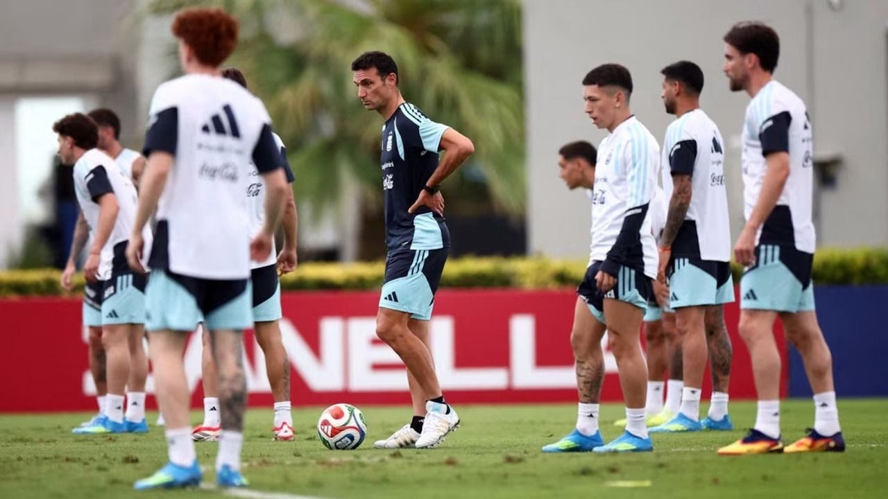 Medios españoles aseguran que Scaloni podría dirigir al Real Madrid