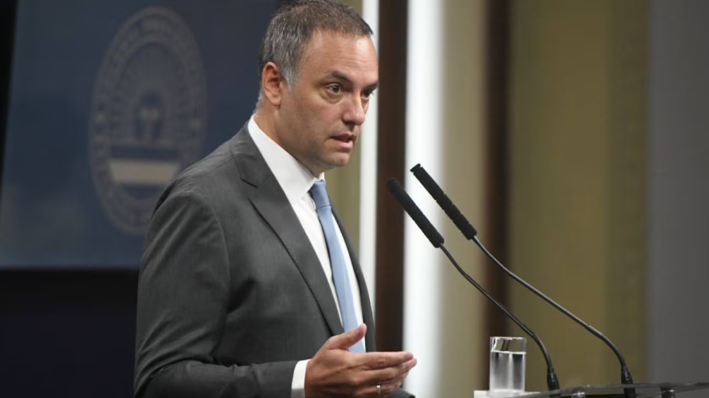 Adorni se defendió de las denuncias: “No cometí ningún delito y voy a demostrarlo”